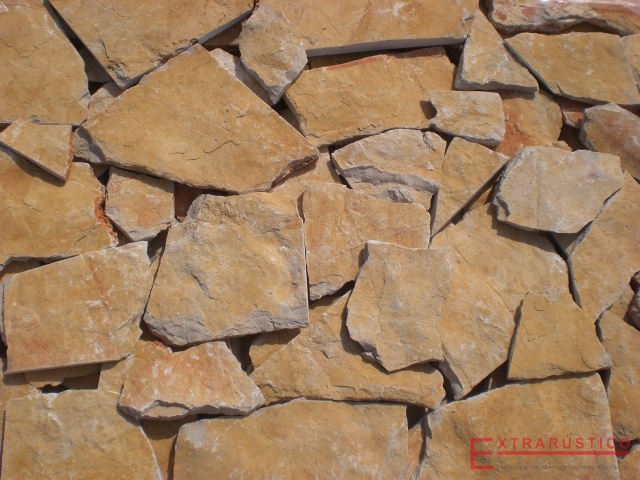 Construção de muro com pedra rústica - ALGARVE